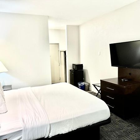 Baymont By Wyndham Richmond I-70 Hotel Bagian luar foto