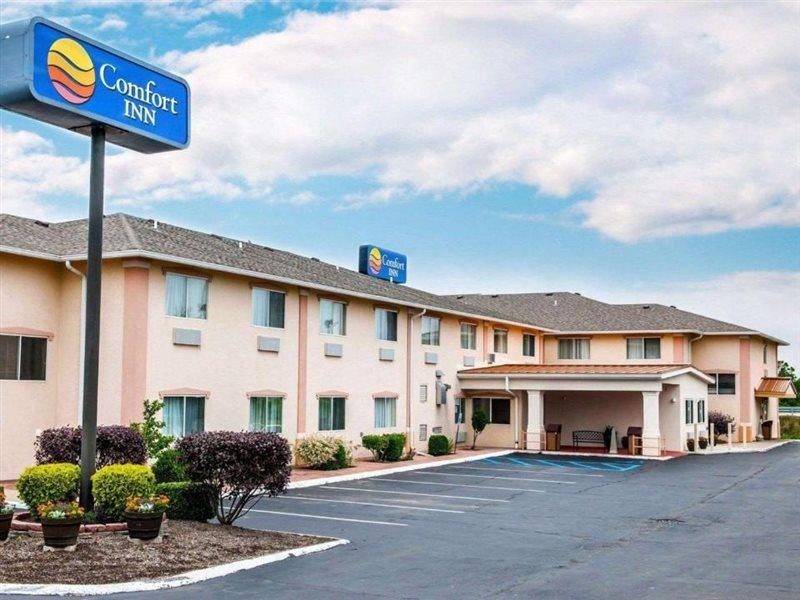 Baymont By Wyndham Richmond I-70 Hotel Bagian luar foto