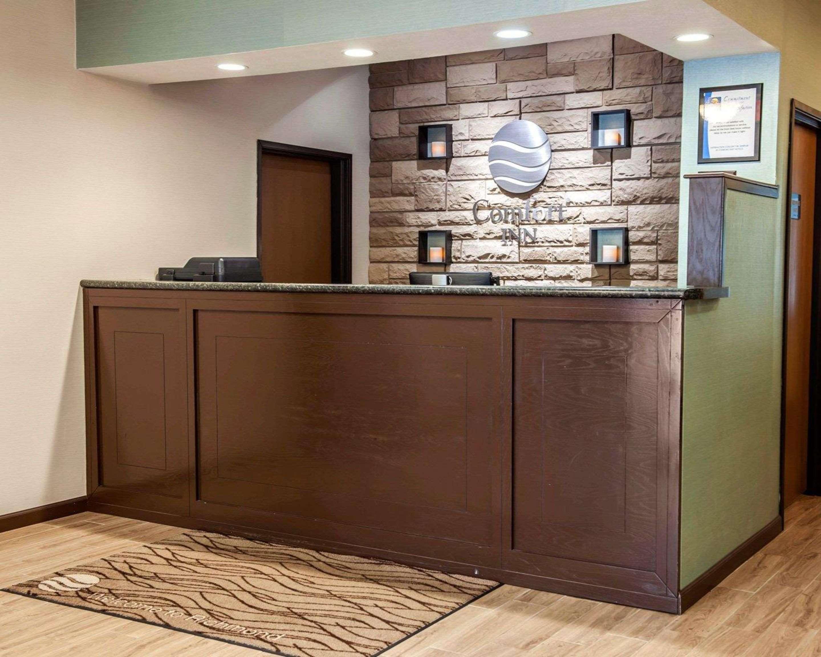 Baymont By Wyndham Richmond I-70 Hotel Bagian luar foto