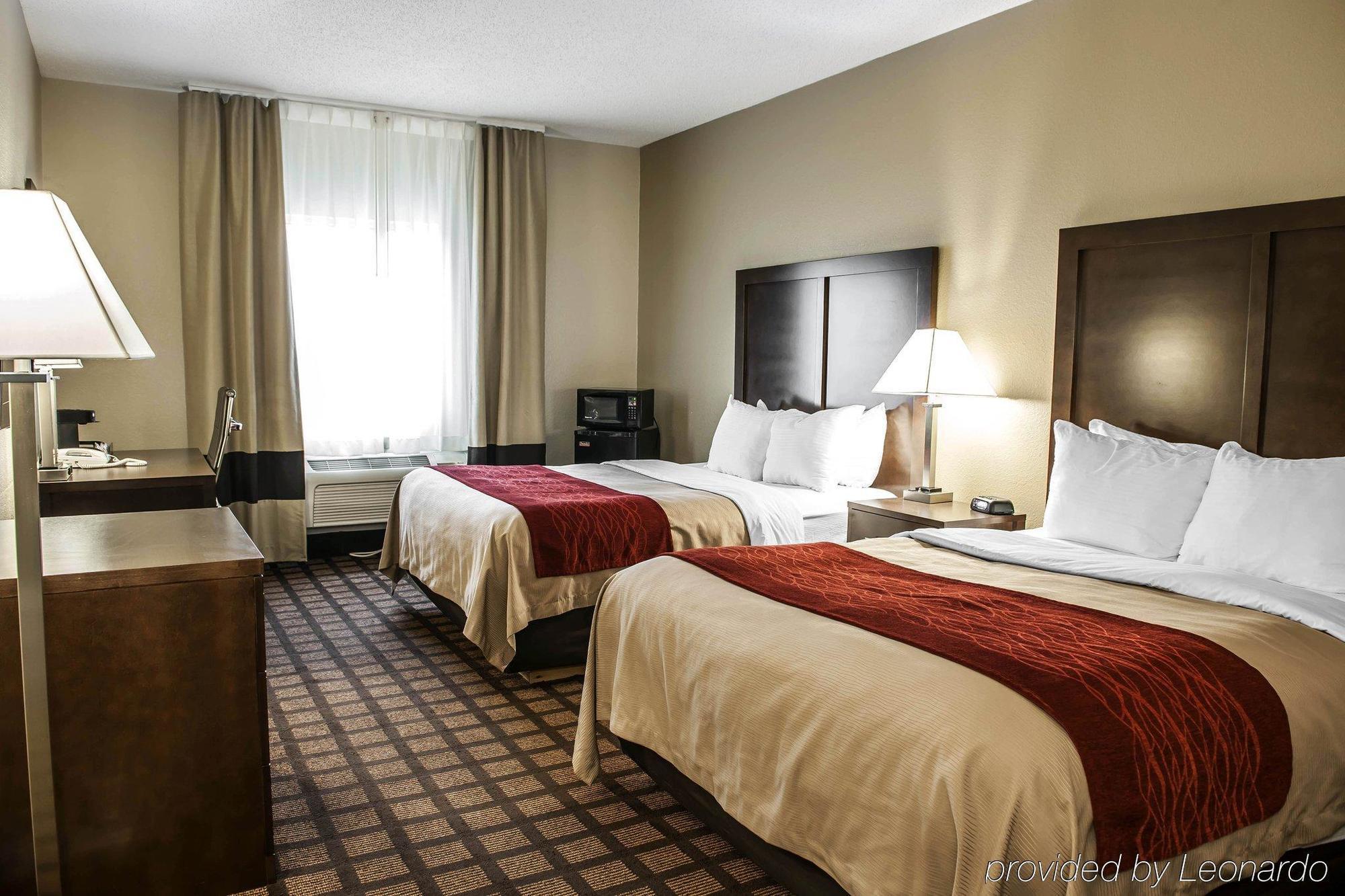 Baymont By Wyndham Richmond I-70 Hotel Bagian luar foto