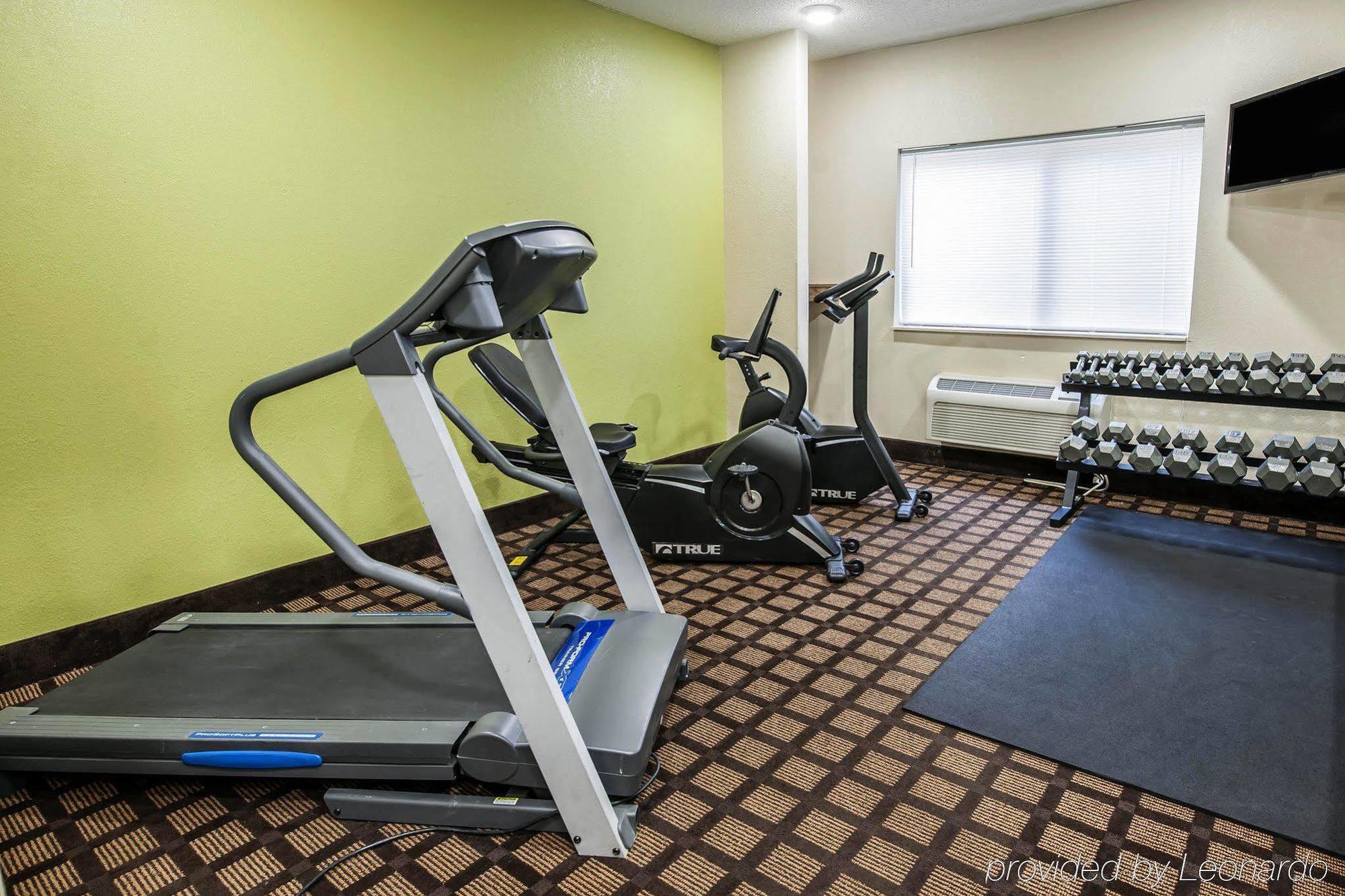 Baymont By Wyndham Richmond I-70 Hotel Bagian luar foto